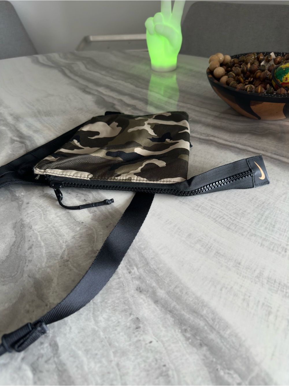 Nike Air Max Smit Camo Clash Crossbody Bag Black Green Camo - Picture 7 of 9